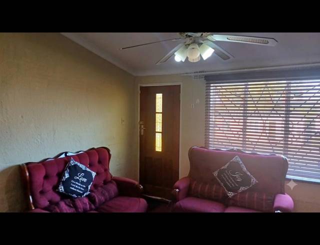 2 BEDROOM HOUSE FOR SALE IN BOMBAY HEIGHTS